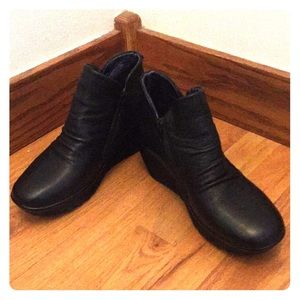 Skecher’s Ankle Boots